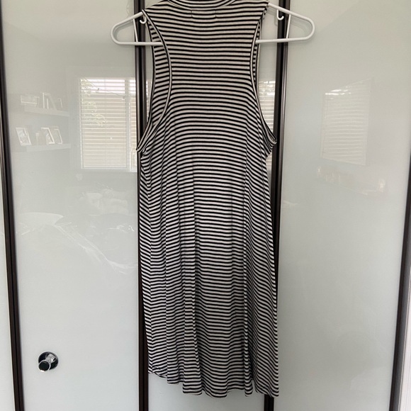 Mock neck striped dress, above the knee - Picture 3 of 3